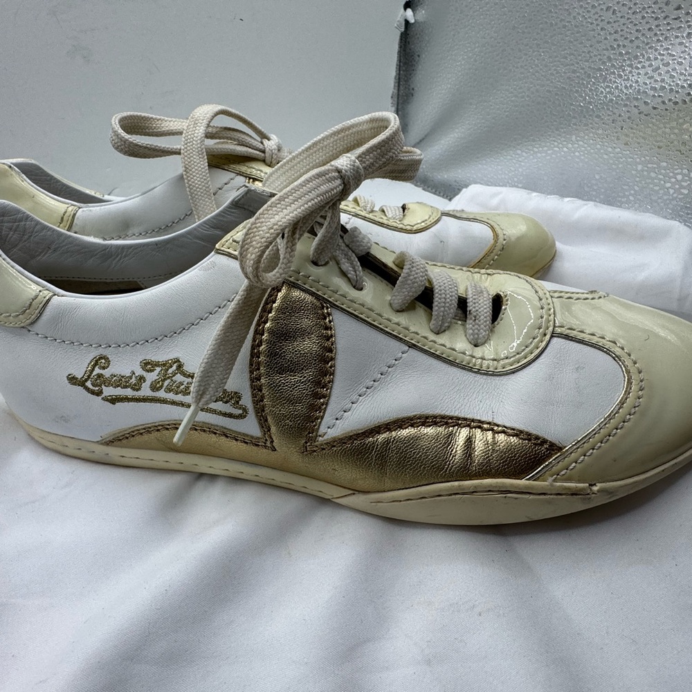 Louis Vuitton White and Gold Sneakers Sneakers Shies Size 39